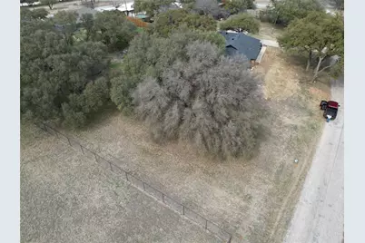 616 W Aquarius Court, Granbury, TX 76049 - Photo 3