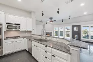 12701 Beech Tree Ln, Euless, TX 76040 - Photo 23