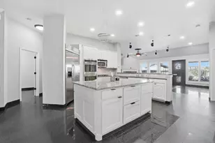 12701 Beech Tree Ln, Euless, TX 76040 - Photo 19