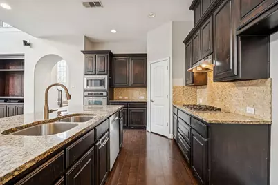 821 La Cima, Irving, TX 75039 - Photo 13