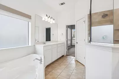 821 La Cima, Irving, TX 75039 - Photo 17