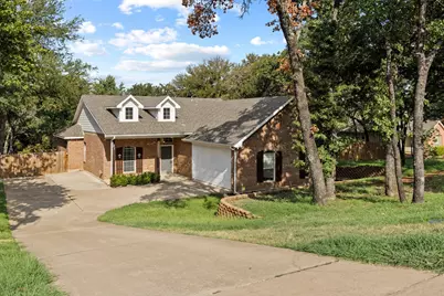 537 Shady Oaks Trail, Burleson, TX 76028 - Photo 3