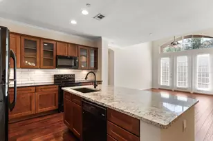 1020 Texas St, Fort Worth, TX 76102 - Photo 3