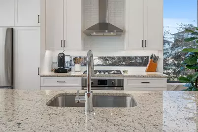 5912 Lindell Avenue #101, Dallas, TX 75206 - Photo 5