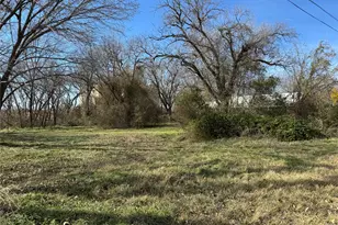 1107 Field St, Gainesville, TX 76240 - Photo 1