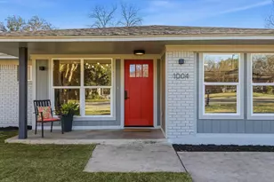 1004 Sierra Dr, Denton, TX 76209 - Photo 1