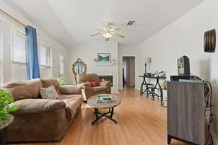 3133 Summerfield Ln, Grand Prairie, TX 75052 - Photo 5