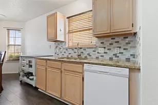 3133 Summerfield Ln, Grand Prairie, TX 75052 - Photo 7