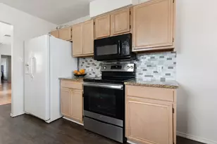 3133 Summerfield Ln, Grand Prairie, TX 75052 - Photo 9