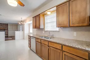 1116 Heather Ct, Benbrook, TX 76126 - Photo 23