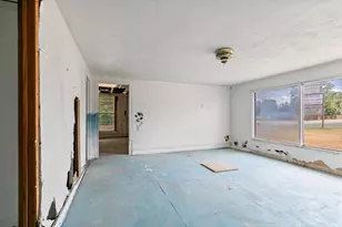 304 S Colorado St, Whitney, TX 76692 - Photo 25