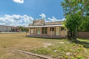 304 S Colorado St, Whitney, TX 76692 - Photo 21