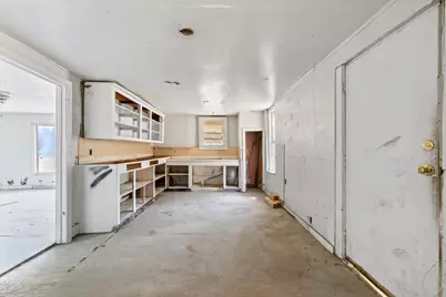 304 S Colorado Street, Whitney, TX 76692 - Photo 31