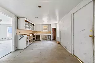 304 S Colorado St, Whitney, TX 76692 - Photo 31