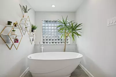 9522 Robin Meadow Drive, Dallas, TX 75243 - Photo 21