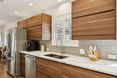 9522 Robin Meadow Drive, Dallas, TX 75243 - Photo 13