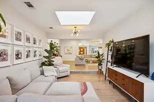 9522 Robin Meadow Dr, Dallas, TX 75243 - Photo 11