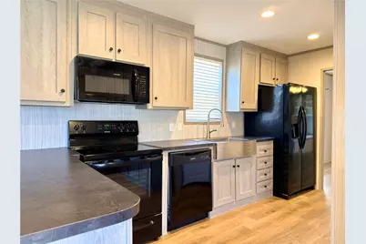 229 Forest Lane Drive #B, Mabank, TX 75156 - Photo 3