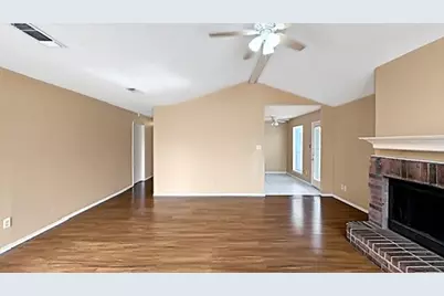 1302 Cardinal Oaks Drive, Mansfield, TX 76063 - Photo 9