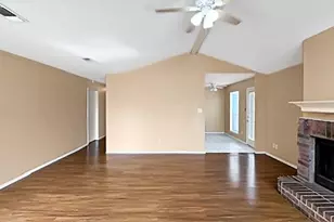 1302 Cardinal Oaks Dr, Mansfield, TX 76063 - Photo 9