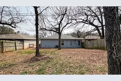 1302 Cardinal Oaks Drive, Mansfield, TX 76063 - Photo 3