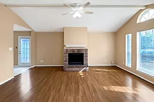 1302 Cardinal Oaks Dr, Mansfield, TX 76063 - Photo 7