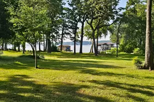 5731 N Cape Dr, Chandler, TX 75758 - Photo 27