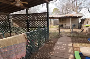 310 S Mockingbird Ln, Abilene, TX 79605 - Photo 11