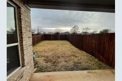 560 Hutchinson Lane, Lewisville, TX 75077 - Photo 17