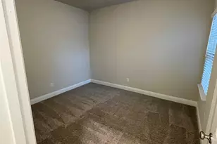 560 Hutchinson Ln, Lewisville, TX 75077 - Photo 9