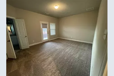 560 Hutchinson Lane, Lewisville, TX 75077 - Photo 5