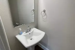 560 Hutchinson Ln, Lewisville, TX 75077 - Photo 13