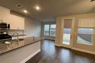 560 Hutchinson Ln, Lewisville, TX 75077 - Photo 15