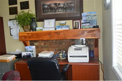 802 W Front Street, De Kalb, TX 75559 - Photo 11