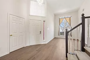 2705 Magnolia Ln, Grapevine, TX 76051 - Photo 3