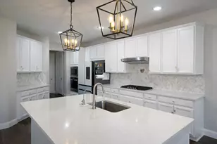 2136 Chapman Ln, Little Elm, TX 75068 - Photo 11