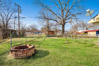 202 Circle Drive, Bogata, TX 75417 - Photo 15