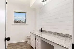 202 Circle Dr, Bogata, TX 75417 - Photo 13