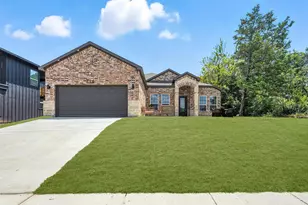 716 Oak Creek Dr, Hutchins, TX 75141 - Photo 1