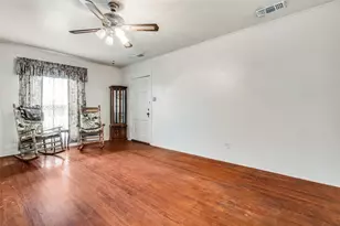 7207 Thurston Dr, Dallas, TX 75235 - Photo 7