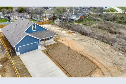 2110 22nd, Fort Worth, TX 76164 - Photo 3