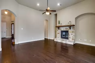 716 Sandbox Dr, Aubrey, TX 76227 - Photo 7