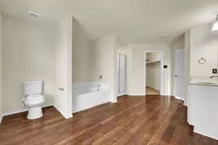 917 Bloomfield Dr, Grand Prairie, TX 75052 - Photo 31