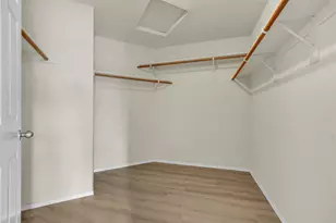 917 Bloomfield Dr, Grand Prairie, TX 75052 - Photo 29