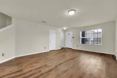 917 Bloomfield Drive, Grand Prairie, TX 75052 - Photo 3