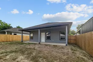 1223 Wesley St, Greenville, TX 75401 - Photo 15