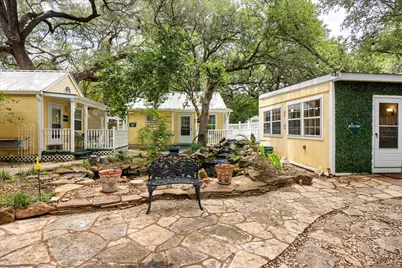1002 W Pearl Street, Granbury, TX 76048 - Photo 5