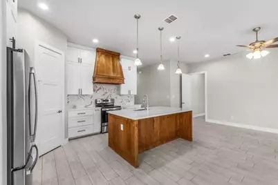 2561 Burton Avenue, Fort Worth, TX 76105 - Photo 5