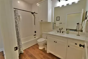 601 Eastpark Ln, Granbury, TX 76049 - Photo 17