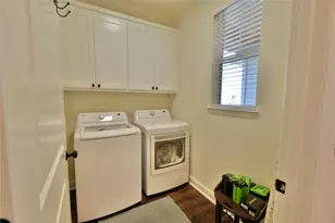 601 Eastpark Ln, Granbury, TX 76049 - Photo 13